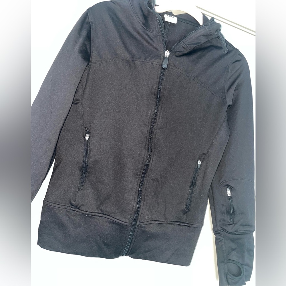 Alo Yoga Full Zip Hooded Performance Jacket Thumbhole sleeves Size Small Black